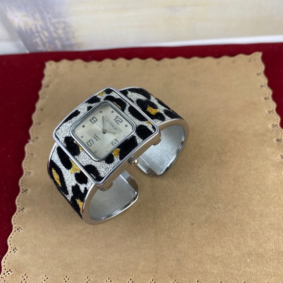 Stranda Leopard Spots Cuff Bracelet Watch - Picture 7 of 8